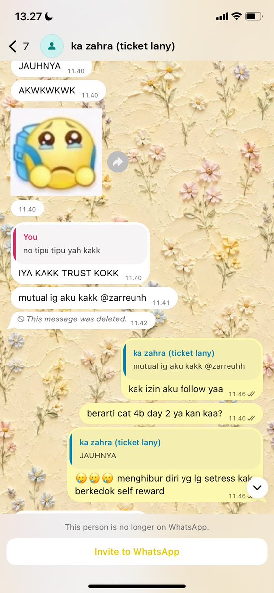 ziraaside's tweet photo. tega bener ya masih bisa nipu orang yang udah jauh-jauh nabung dan mau terbang dari Kalimantan ke Jakarta buat nonton LANY 🥺 https://t.co/4nWHYGCuxi