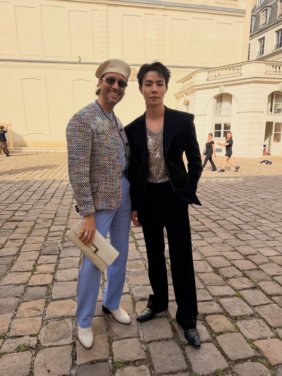 Zeenunew021's tweet photo. #ZeePrukIGUpdate 
📆 :05.10.2026 

IG : https://t.co/0DEkfponsR.melo

🖤✨️

ZEEPRUK PARIS RUNWAY AGAIN
#SUNGYILEExZEEPRUK 
#SungyiLee 

@zee_pruk #ZeePruk https://t.co/UektB0oPF2