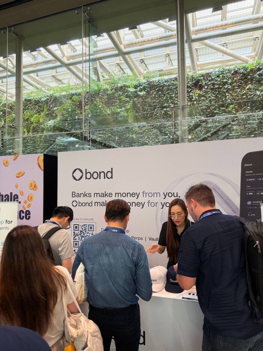 BondSuperApp_'s tweet photo. What a start to 0G Dev Day! 🇸🇬 

We’re excited to connect with everyone, so make sure to stop by National Gallery Singapore if you’re in the area. https://t.co/19SXlLSxF1