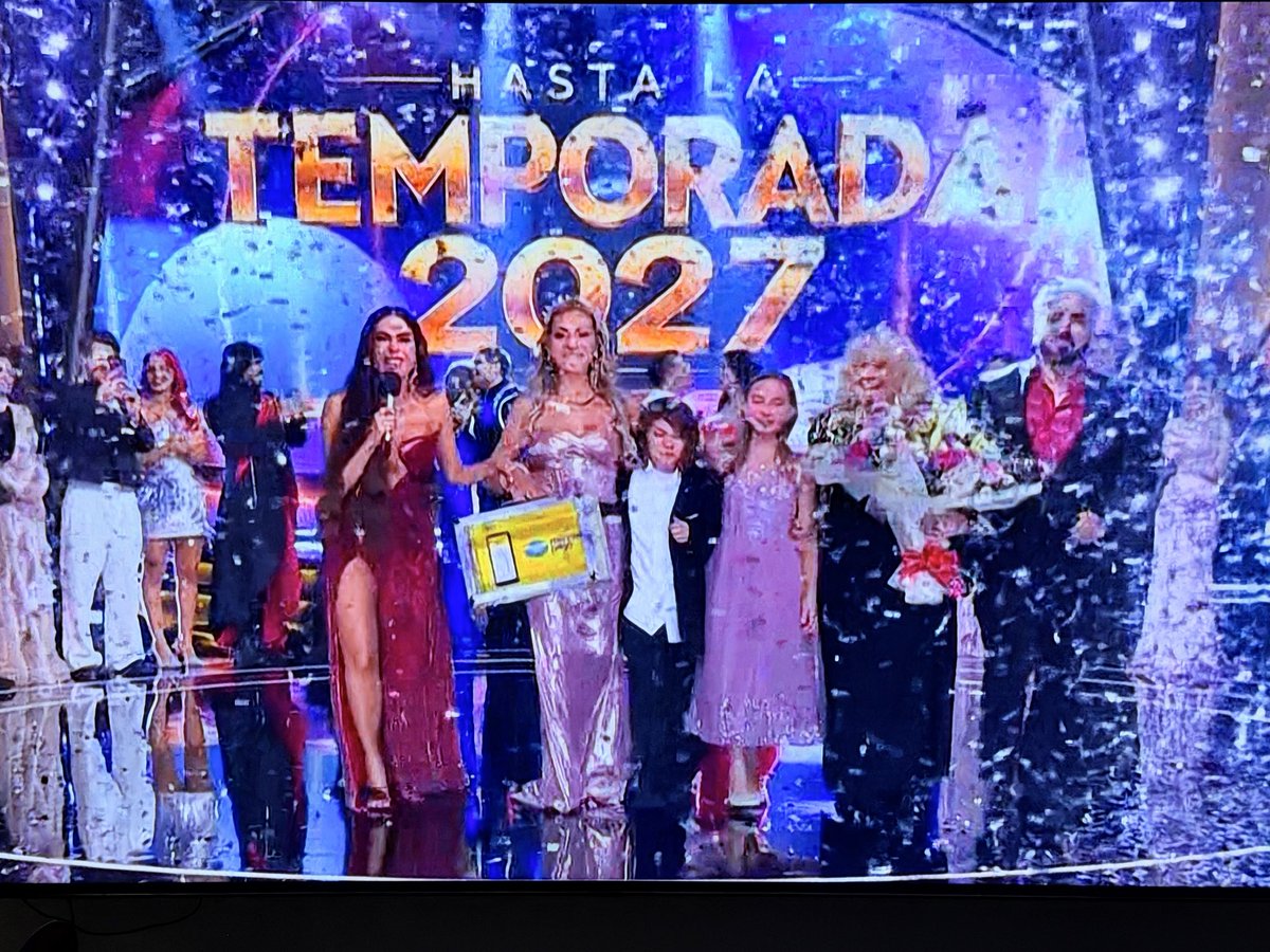 lcdlfPolls's tweet photo. LO LOGRAMOS! 👏🏻❤️
MARIANA GRAN GANADORA 👑

#LaCasaDeLosFamososMéxico
#lacasadelosfamososmx #LCDLFMX https://t.co/nrz0kYRBkA