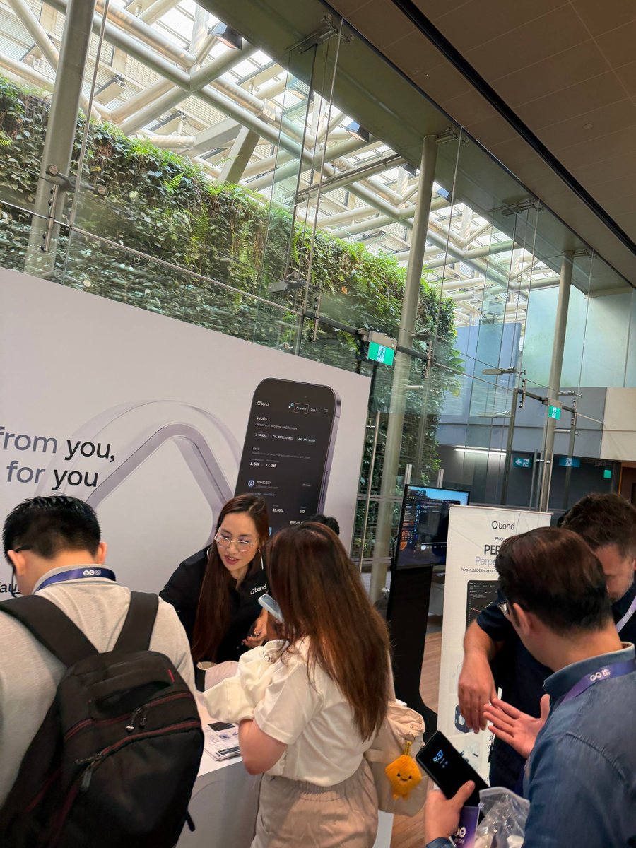 BondSuperApp_'s tweet photo. What a start to 0G Dev Day! 🇸🇬 

We’re excited to connect with everyone, so make sure to stop by National Gallery Singapore if you’re in the area. https://t.co/19SXlLSxF1