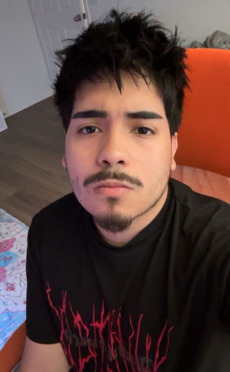 wuIfgard's tweet photo. nobody irl knows im hiding this ass https://t.co/1n9ztupzme