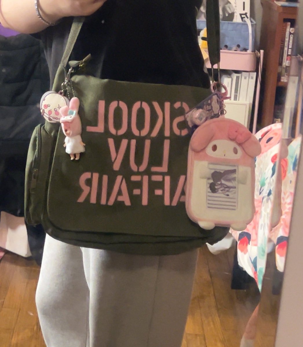 Eevees_7's tweet photo. I’m ready to get bullied at school https://t.co/cP6HQ8HLF5