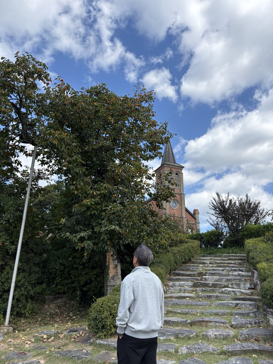 quiltdream's tweet photo. 가실성당의 가을 https://t.co/UB2an5vEsu