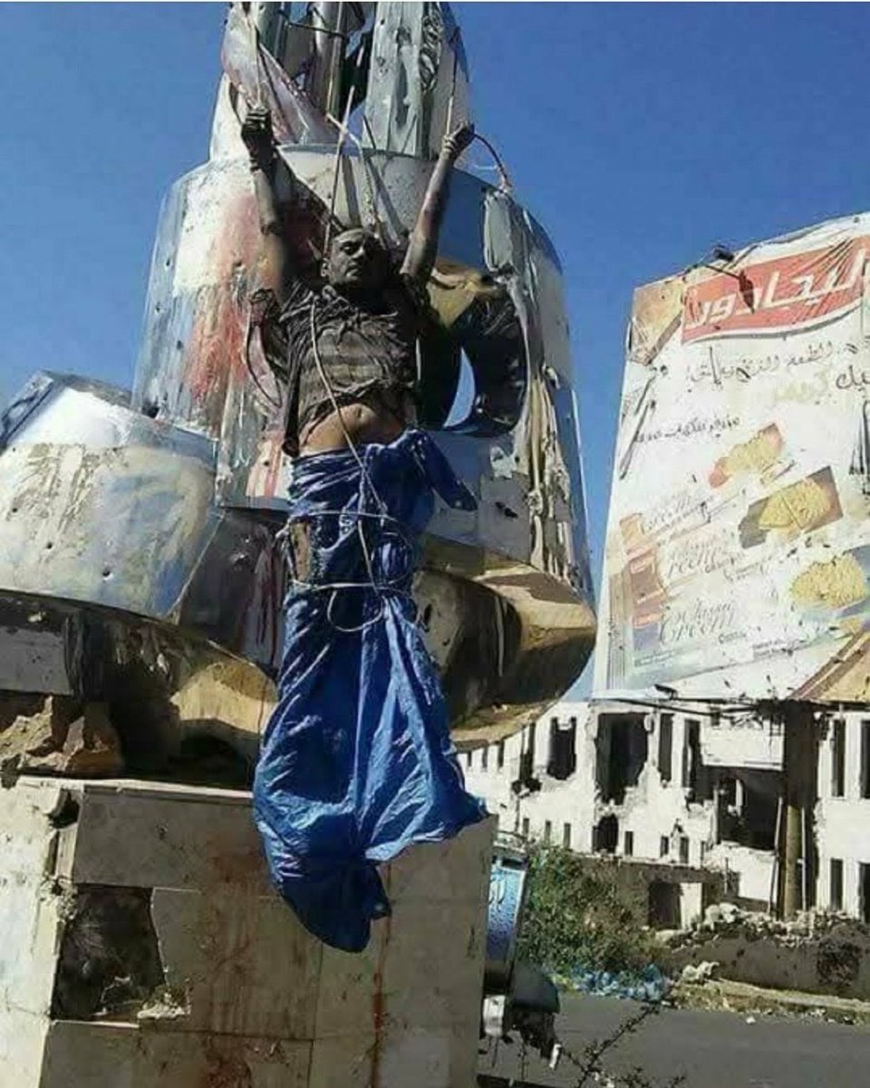 Ahmed25158695's tweet photo. بعد تحرير تعز سوف أتكفل ببناء تمثال لهذا الشهيد البطل في نفس المكان الذي صلبوه فيه ..
ليبقى ذكرى خالده تذكره الأجيال وتلعن من صلبوه دواعش الكيان السعودي الانذال ..
#اليمن_يؤدب_السعودية 
#تعز 
                    هوالله..✊✊✊ https://t.co/FjexFJH2MP