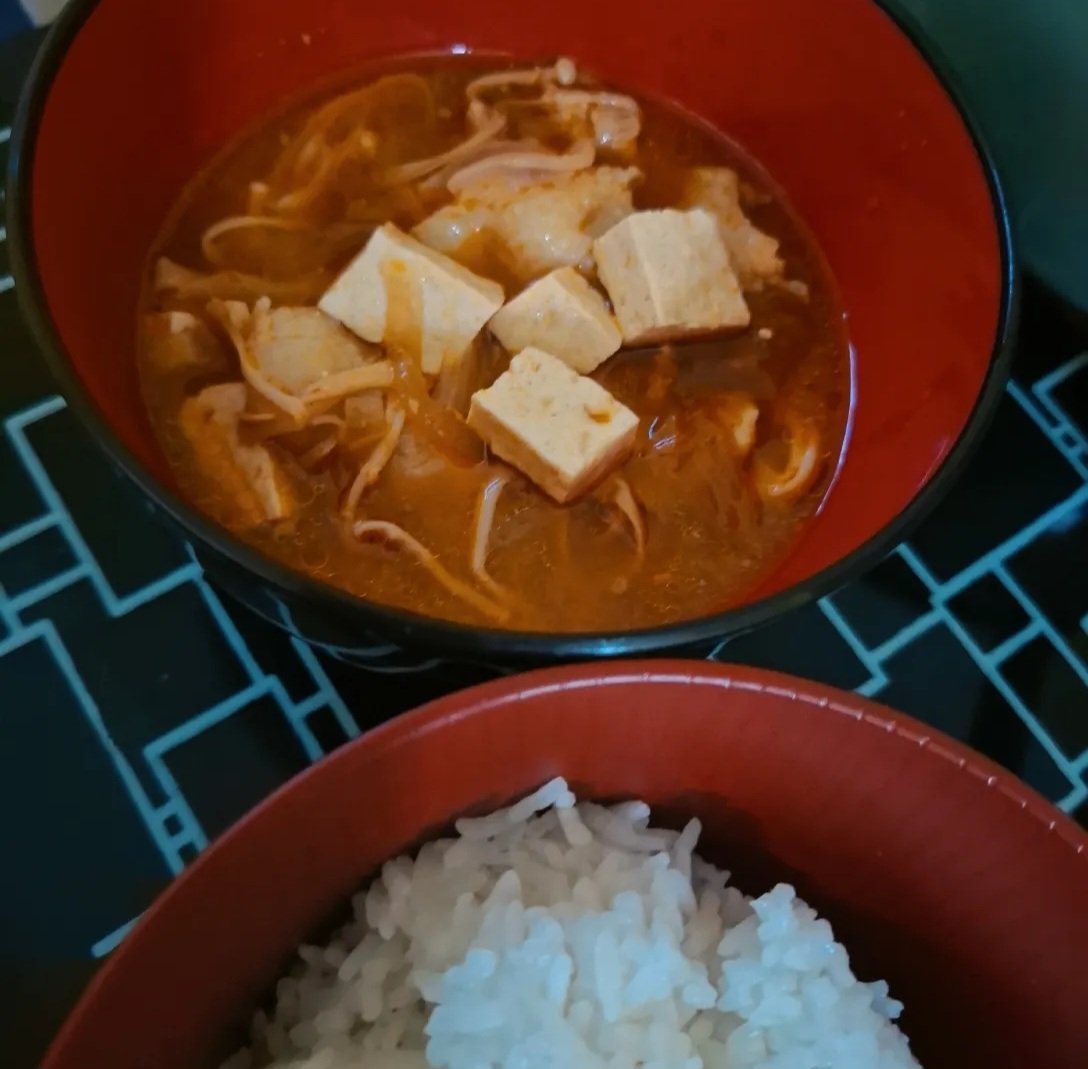 vandi_thv's tweet photo. First attempt at making doenjang jjigae 😔 i tried oke https://t.co/D64Kfg4mlz