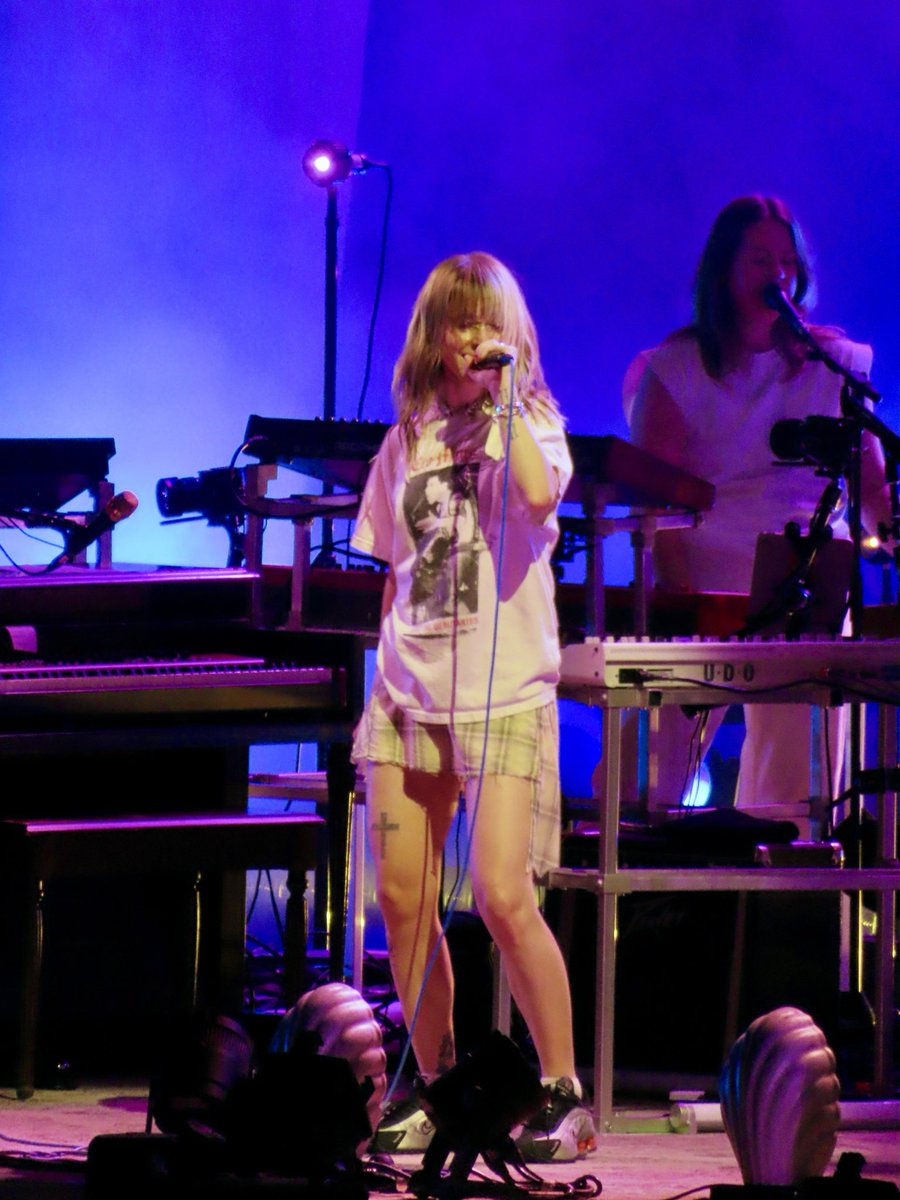 Yasmemes's tweet photo. The Hayley Williams Show live at San Diego! #hayleywilliams #paramore https://t.co/dS8Y1XtXAN