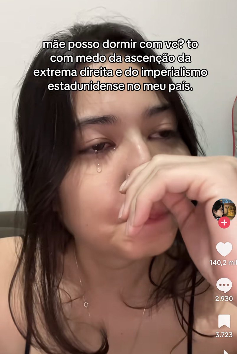 oihelend's tweet photo. Que patético véi! Quem se filma chorando plmds? KKKKKKKKKKKKKKKKKKKKKKKKKKKKKKKKKKKKKKKKKKK https://t.co/A4i7rh6Ka3