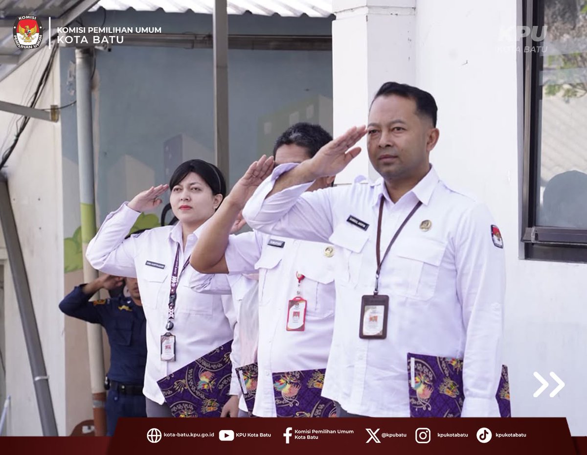 KPUBatu's tweet photo. ✨ Bersemangat, Bersinergi, Berkontribusi

#TemanPemilih, KPU Kota Batu mengawali aktivitas di bulan Oktober dengan upacara pada Senin (5/10/2026). Upacara dipimpin oleh Anggota KPU Kota Batu Divisi Sosdiklih, Parmas, dan SDM, Ahmad Kholil Almansur.

#KPUMelayani #Senin #Upacara https://t.co/R9juIZ8XxD
