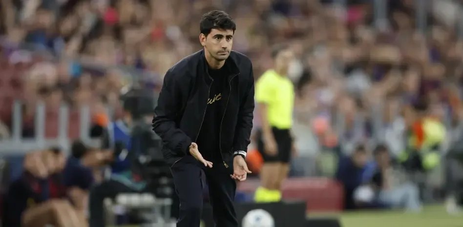 BarcaUniversal's tweet photo. 🚨 Real Madrid’s women’s team did NOT speak to the media after their historic 7-0 defeat to Barcelona at the Spotify Camp Nou.

Neither coach Pau Quesada nor any player gave post-match comments to external media.

The silence continues after another brutal Clásico defeat. https://t.co/4JvwJGOaOq
