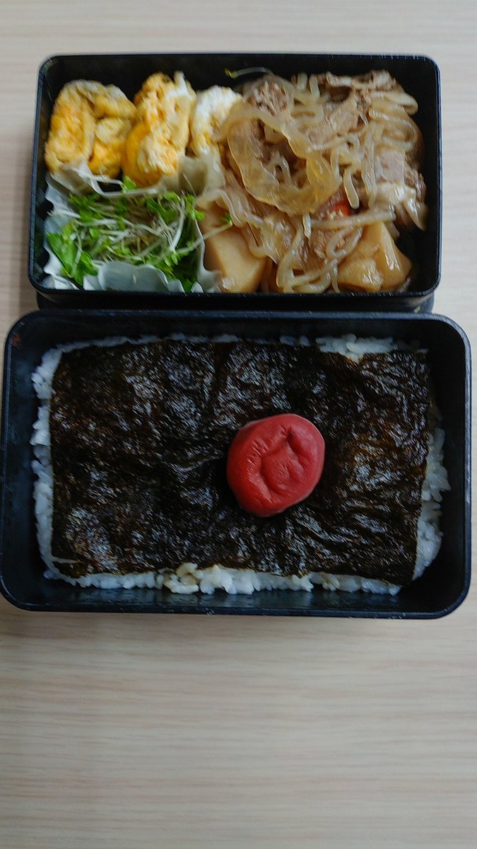tomorrow1966's tweet photo. 今日の弁当
玉子焼き、肉じゃが、ブロッコリースプラウト、海苔弁に梅干し
#お弁当記録 https://t.co/n8i1pisIpb