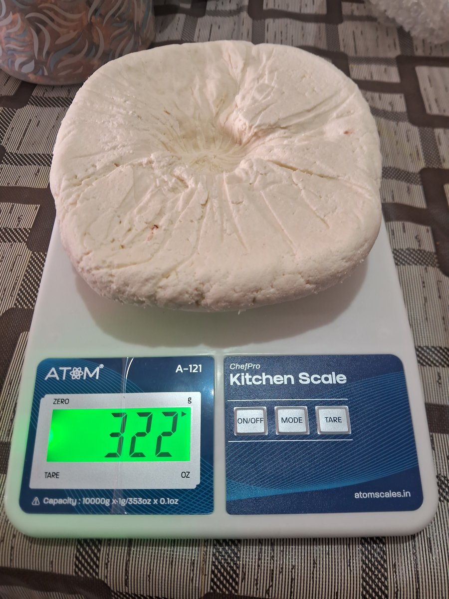 AnnuInfo's tweet photo. #Paneer #Amul #HealthyLiving
Home Made Paneer ♥️
Milk: 2 Liters
Paneer: 322 Gm
Protein: 60 Gm
Calories: 1000 Kcal https://t.co/O8Mm0dzq5M