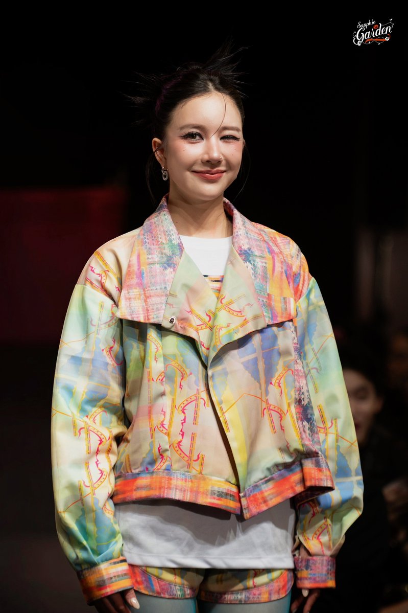 SapphicGardenTH's tweet photo. พี่สาวคนสวยมาแล้วค่า “จูน - ณัณณิริณ” ร่วมเดินแบบในงาน “Bangkok International Fashion Week 2026 - Visionary Stage at Siam Center” ของมหาวิทยาลัยสารคาม 

JUNE AT SIAM CENTER BIFW26
#SiamCenterBIFW2026xJUNE 
#Junenannirin #จูนณัณณิริณ https://t.co/X6VwarrNqm
