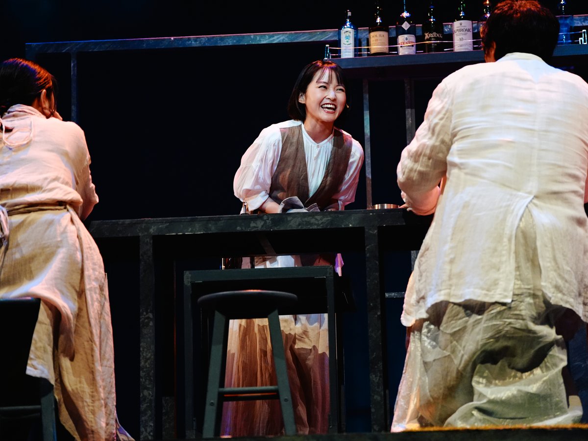 the_globe_tokyo's tweet photo. ⋱water 好評上演中⋰

舞台写真が到着📷
（撮影：細野晋司）
みなさまぜひ感想をお聞かせください📣
━━━
『water』
作・演出：#藤田貴大
主演：#丸山隆平
━━━
【上演日程】
▶9/27(日)～10/25(日) 東京グローブ座
▶11/7(土)～11/10(火) 京都劇場
🎫https://t.co/ma6QOK6Ucc
#water_stage https://t.co/SyurIRTal4