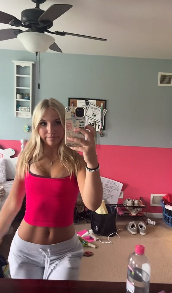 _IRLBops_'s tweet photo. Making my first post my favorite girl @elliegirlslut 
Check her page out for more https://t.co/HuTzKpA0cZ