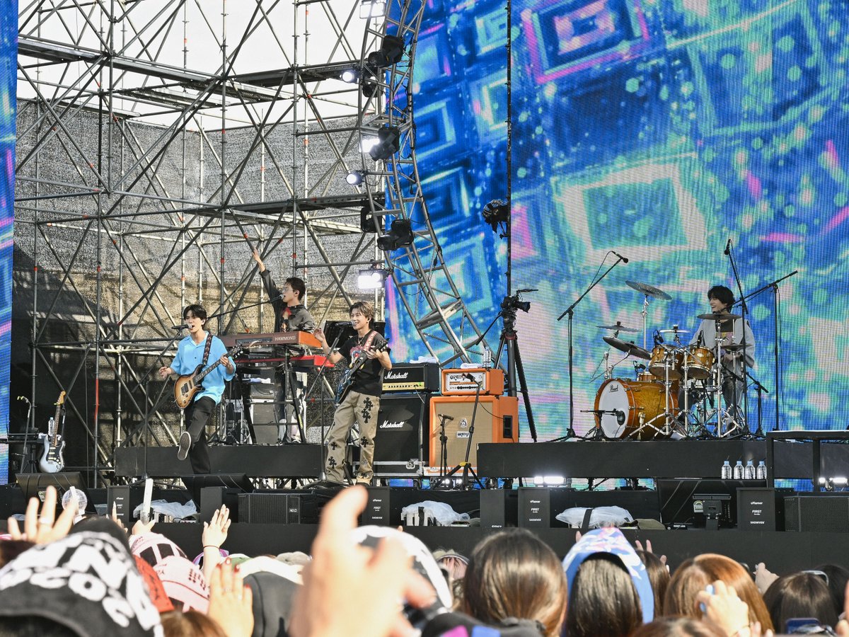 oricon's tweet photo. Aぇ! group、初の海外フェスで“らしさ全開”❗️
韓国の音楽フェス『XMF 2026』出演
⠀
ダンス&amp;歌&amp;バンド&amp;トークで観客を魅了
「Aぇ! Aぇ!」コールが響き渡る
⠀
✍🏻ライブレポート
https://t.co/vQ2JDF9buO
⠀
#Aぇǃgroup https://t.co/JuMPtSwvln