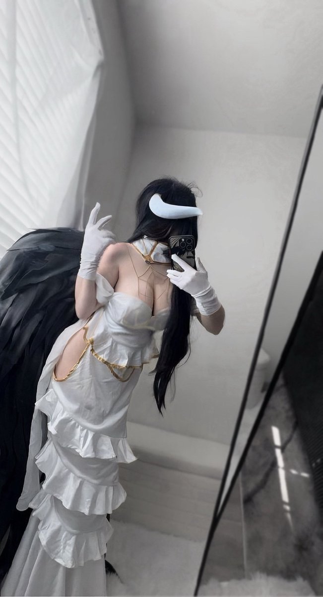 pervertshaco's tweet photo. casting a spell on you https://t.co/zZmQD2uhHN