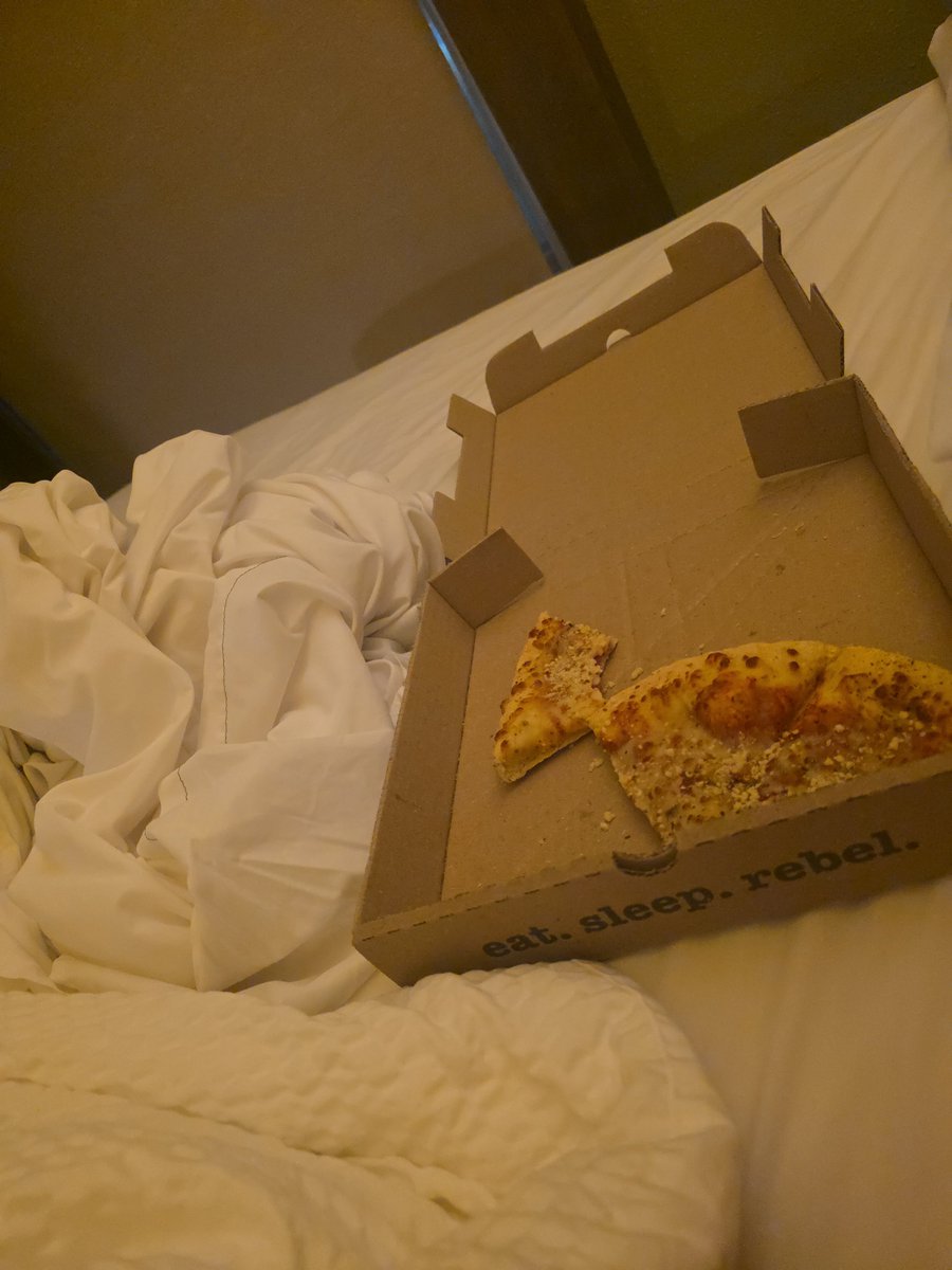 IDidADan's tweet photo. Post show pizza
#hardlaunchtour  was sick af
#hardlaunch #danandphil https://t.co/fPxYmeuVQk
