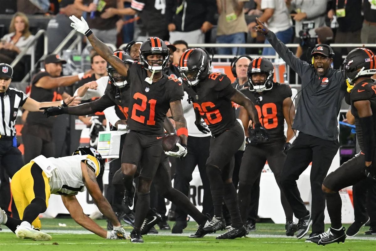 BigJakeCLE's tweet photo. Watching how impressive Carolina’s offense has been this season really puts into perspective just how damn good this Browns defense is. And while we’re at it, it might be time people start realizing Denzel Ward is the best cornerback in football. 🔒 https://t.co/ZLDsg22oaA