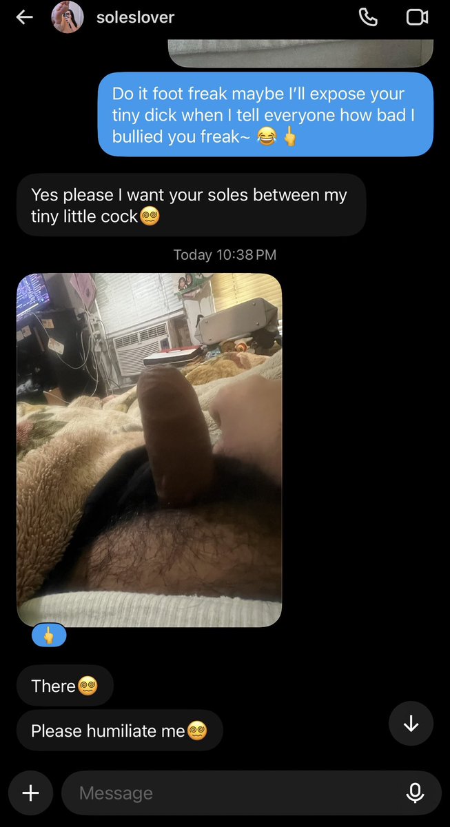 OnyxGrey_'s tweet photo. This EMBARRASSMENT of a man @ximpm1n couldn’t handle getting ambushed by a few feet and decided to expose himself and beg to get humiliated~ 🤭

Anyone else want a turn?~ 🫦
#wankbattle #wankchat #findomme #manscam #porn #fap #nofap #footfetish #feet #ass #tits #humilation #loser https://t.co/kdNF6aSBuq