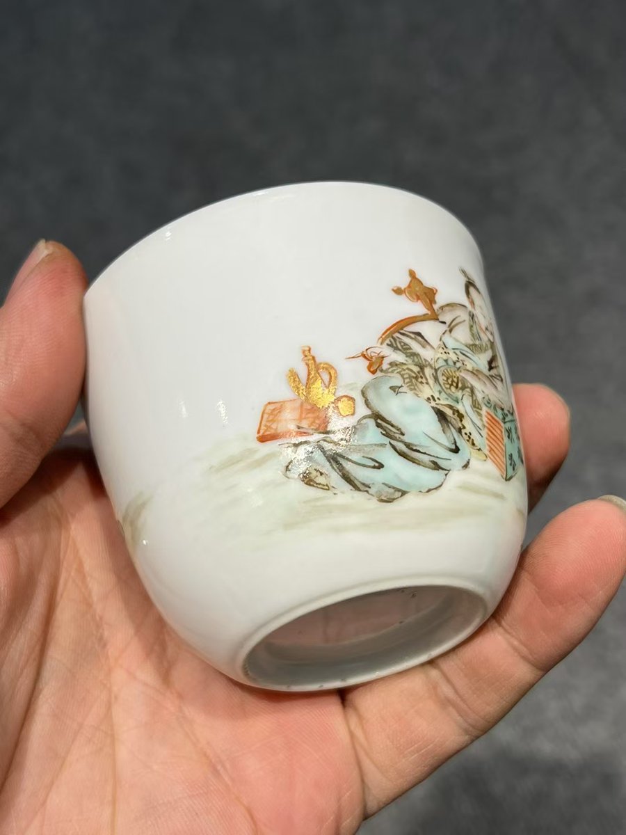 SaraHuntsajy's tweet photo. [Glaze the cup, take the photo, shout out loud—feel the bold, unrestrained vibe!]， https://t.co/aL5tINd61s