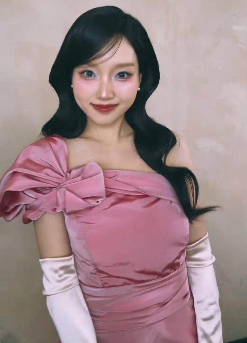 boopsverse's tweet photo. angel cake gowon omfg https://t.co/EWoAugztXA