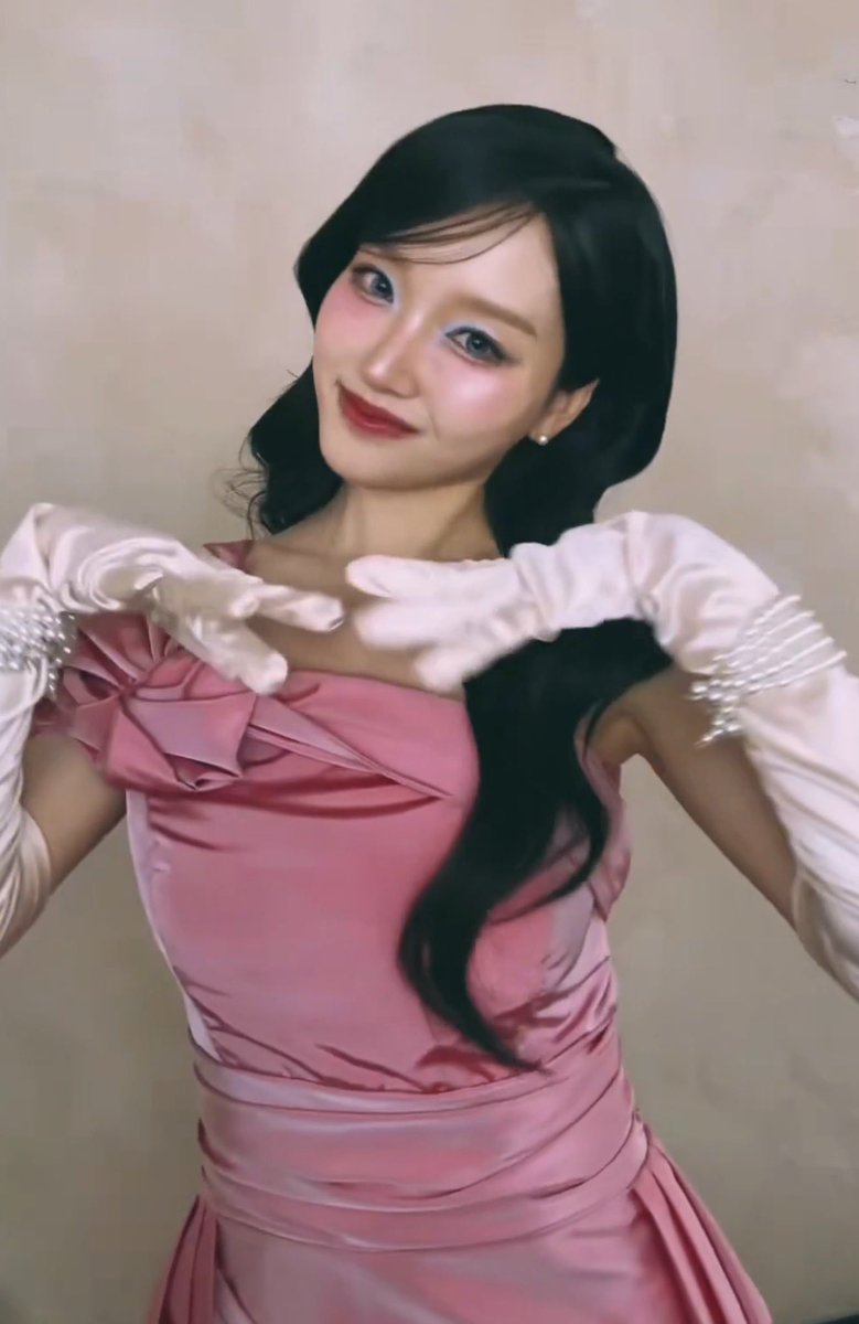 boopsverse's tweet photo. angel cake gowon omfg https://t.co/EWoAugztXA