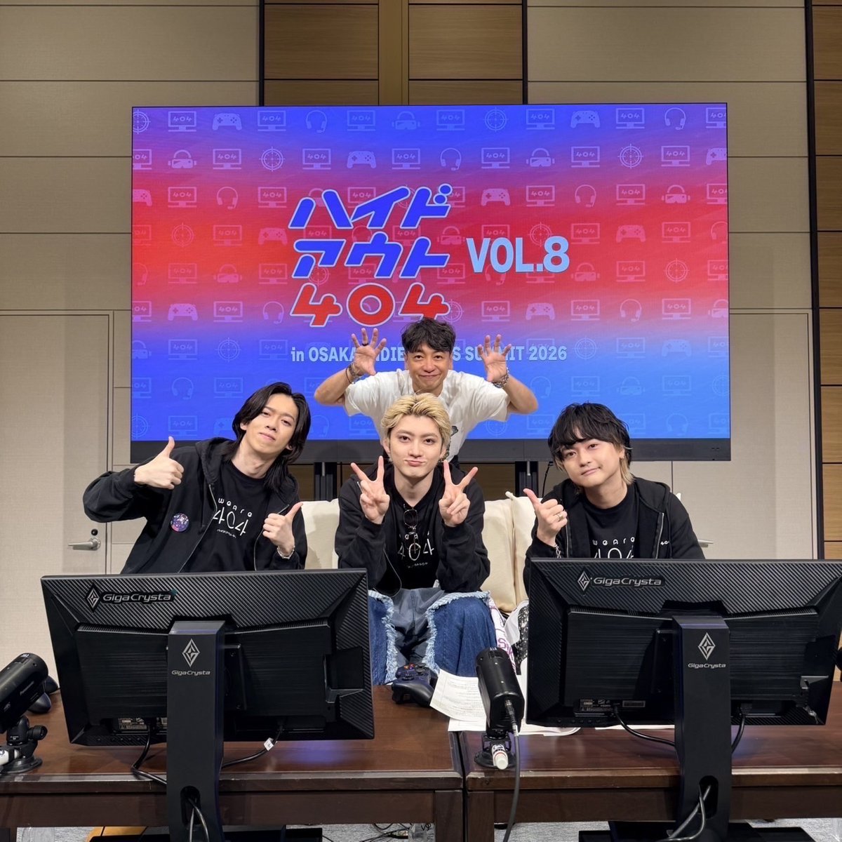 IGJ_info's tweet photo. 🎮 「ハイドアウト404 Vol.8 in OSAKA INDIE GAMES SUMMIT 2026」が開催！

昨日のOIGS2026では、リョウガさん（超特急）、ユーキさん（超特急）、橘柊生さん（DISH//）が登場！
ステージでは、
🌊『MONOWAVE』
🐸『Super Froppings』
⚔️『Jelly Troops』
🐧『ロケットペンギン』
の4タイトルをプレイ！

3人の掛け合いとゲームプレイに、会場も大きな盛り上がりを見せていました🔥

「ハイドアウト404」ブースも、たくさんの来場者で列ができるほどの盛況ぶり！
ステージを見た方も、見られなかった方も、気になったタイトルをぜひチェックしてみてください👀

🔽プレイされた4タイトルはツリーでご紹介！
#OIGS2026 #ハイドアウト404