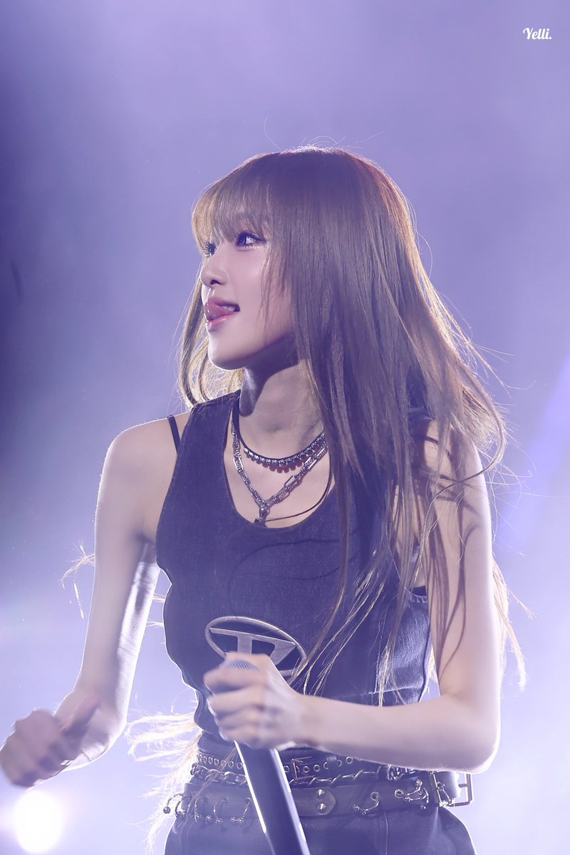 onlyyena0929's tweet photo. 261004 입크페스티벌 
댕댕이같아 예나

#YENA #CHOIYENA #イェナ #최예나 #예나 https://t.co/nllUT4CC0c