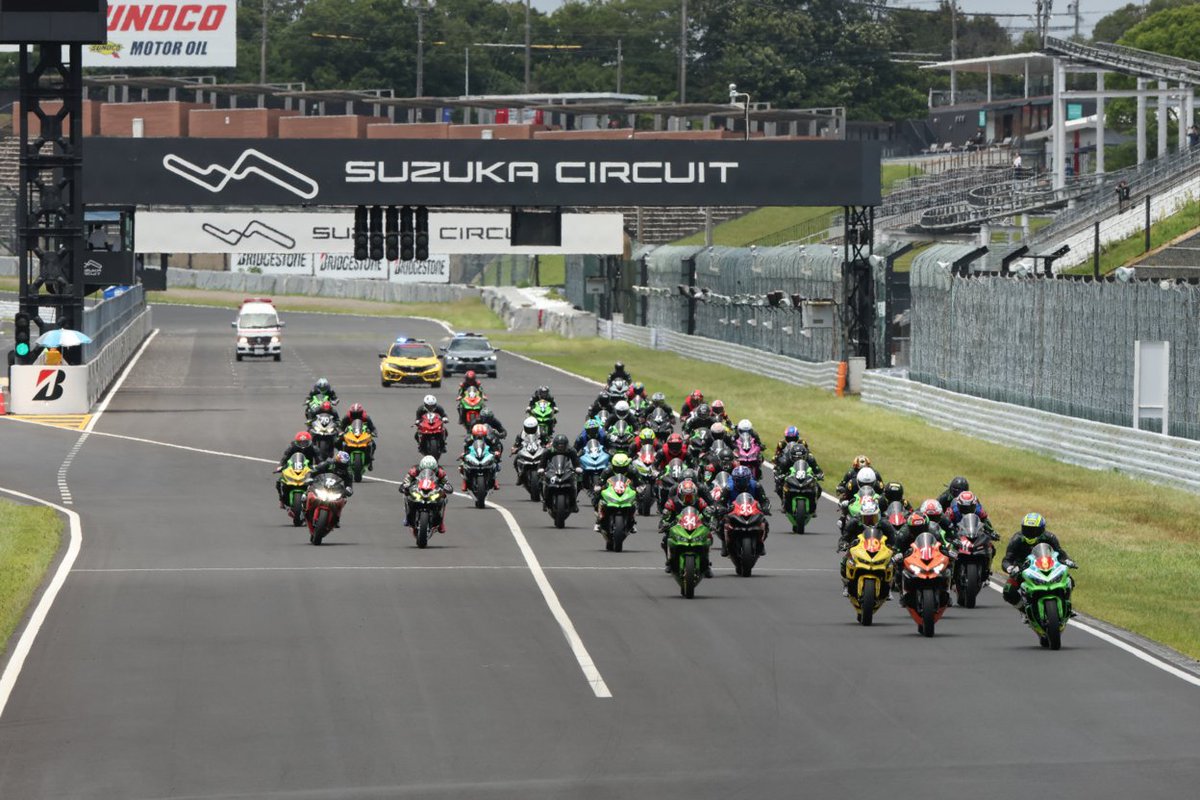 Kawasaki_JPN's tweet photo. Ninja Team Green Cup 鈴鹿サーキット
10/6（火）12:00～エントリー受付開始！

誰もが主役になれるNinja Team Green Cup
憧れの鈴鹿サーキットで、自分だけの挑戦を。

▼詳細はこちら
https://t.co/NR2DyF5YRm

#NinjaZX25R
#NinjaTeamGreenCup https://t.co/7bMqNgDQUo