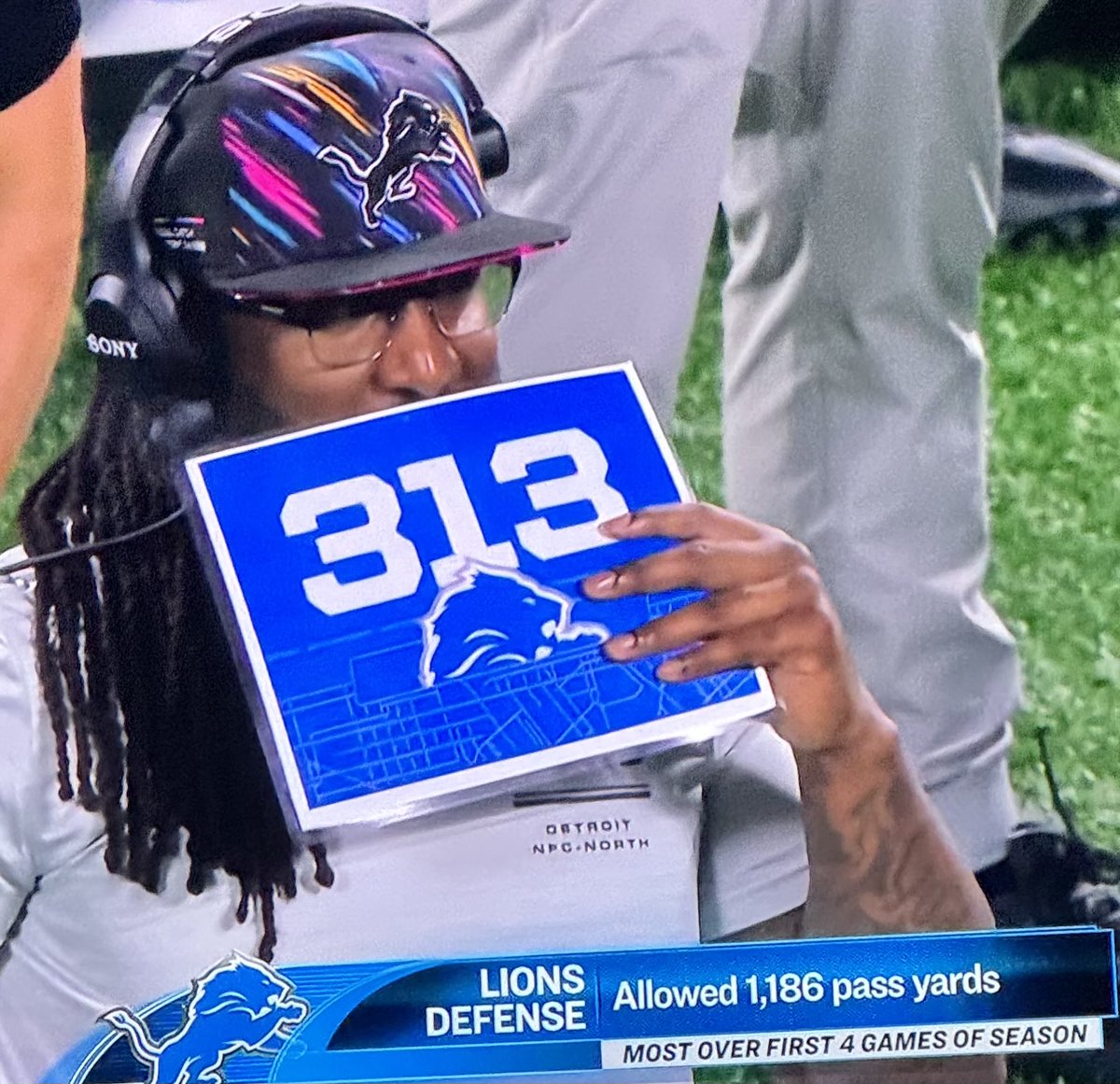 TheDegenWeekly's tweet photo. Nobody is trying to read your fucking lips dude https://t.co/dK3PTv82XJ