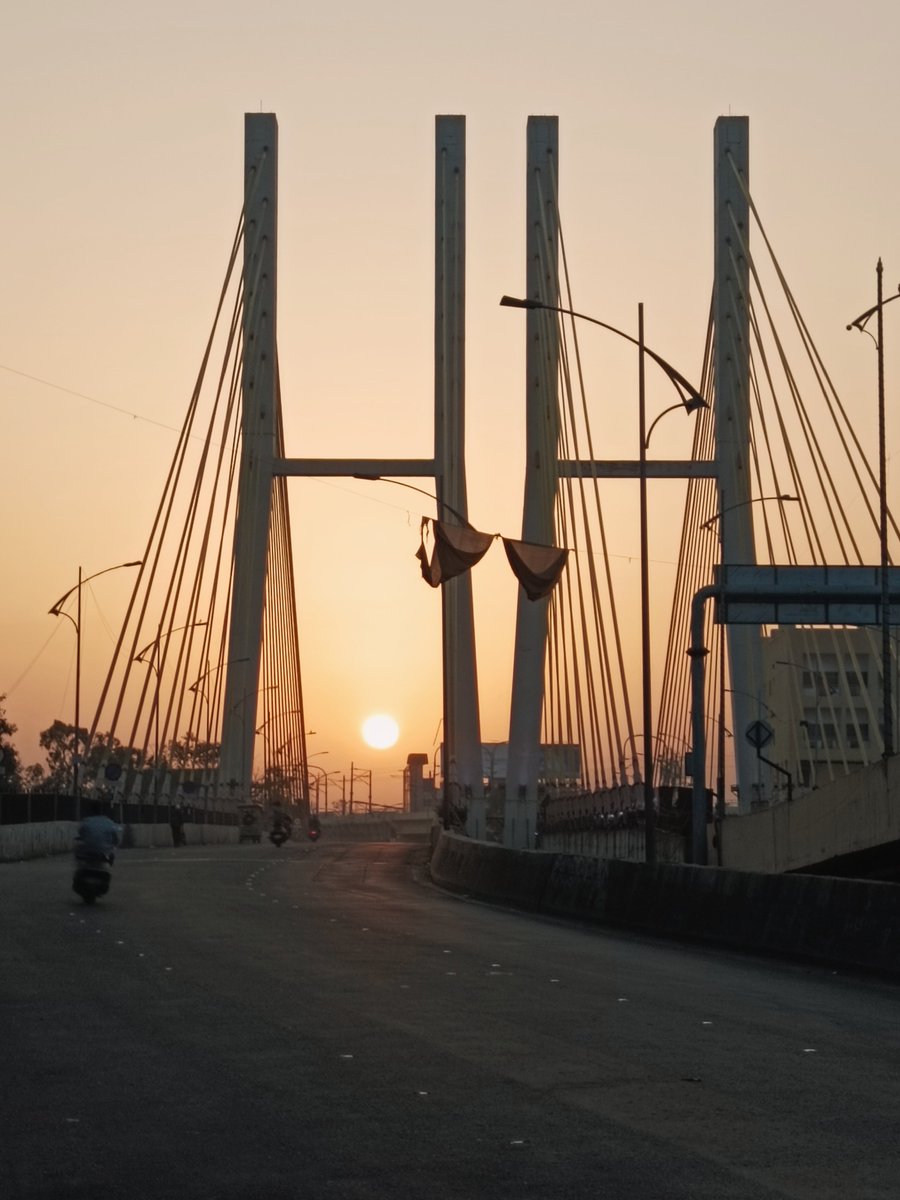 jptTripathi's tweet photo. @Dev_Fadnavis @nitin_gadkari  A beautiful Bhagwa (orange) Good morning sir, From city of Oranges - Nagpur https://t.co/bY5XIwNQZN
