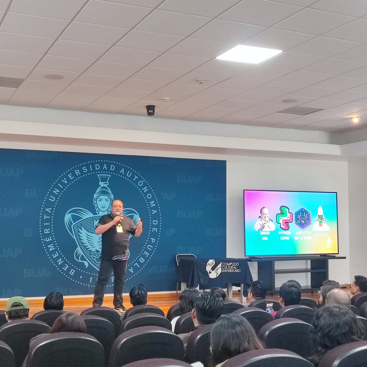 pixelead0's tweet photo. Un poco de lo que se vivió en el #PyDayMX en Puebla. https://t.co/7l1iRLOChl