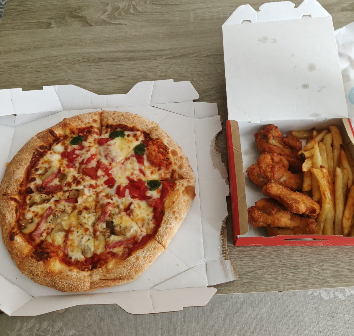 ray_the_cruster's tweet photo. れいランチ https://t.co/jAr5vrEVsQ