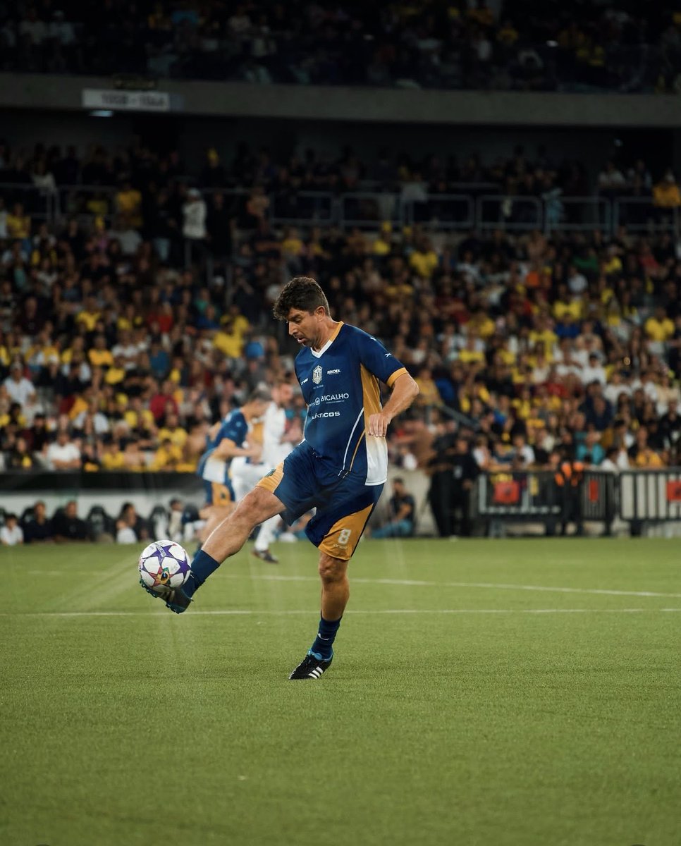 tchecobr's tweet photo. Football and its unforgettable moments. The All-Star Game.

كرة القدم ولحظاتها التي لا تُنسى. مباراة كل النجوم. https://t.co/Zd1V9a9LOv
