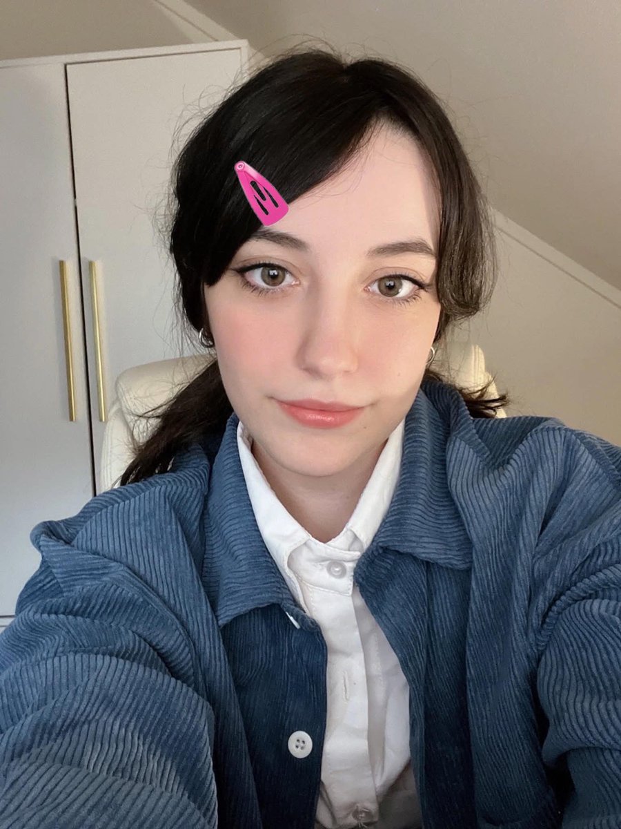 Qui_Obsessed's tweet photo. Qui makes me twitch so much
How am I suppose to hold back my urges when she looks at the camera like this? https://t.co/94vjtYjLmh