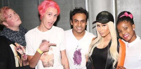NICKIMINAJ_COL's tweet photo. From the very beginning, @NICKIMINAJ has always made time for her fans. 💗 From early meet &amp; greets to today, countless memories and unforgettable moments with the QUEEN. 👑📸

WE LOVE YOU QUEEN🩷
A thread 🧵 https://t.co/s5FErDt9Cs