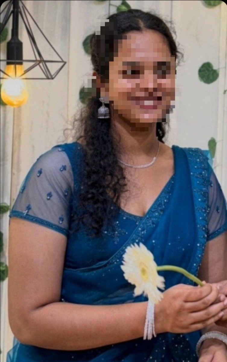 hotyyubfp's tweet photo. Follower Ex.. iyoo enna odampu di ithu summa gummunu irukaa🤤.. Function ku sexy saree katitu ippad mood yethurale thevidiyaa munda🔥.. ivala thaniya thookitu poitu doggy position la okkaara vechu soothadikanum.. Mutti pota vitu nalla sunniye ommpa vidanum kanji vaiye uuthanum💦 https://t.co/xcGHVFoyNQ