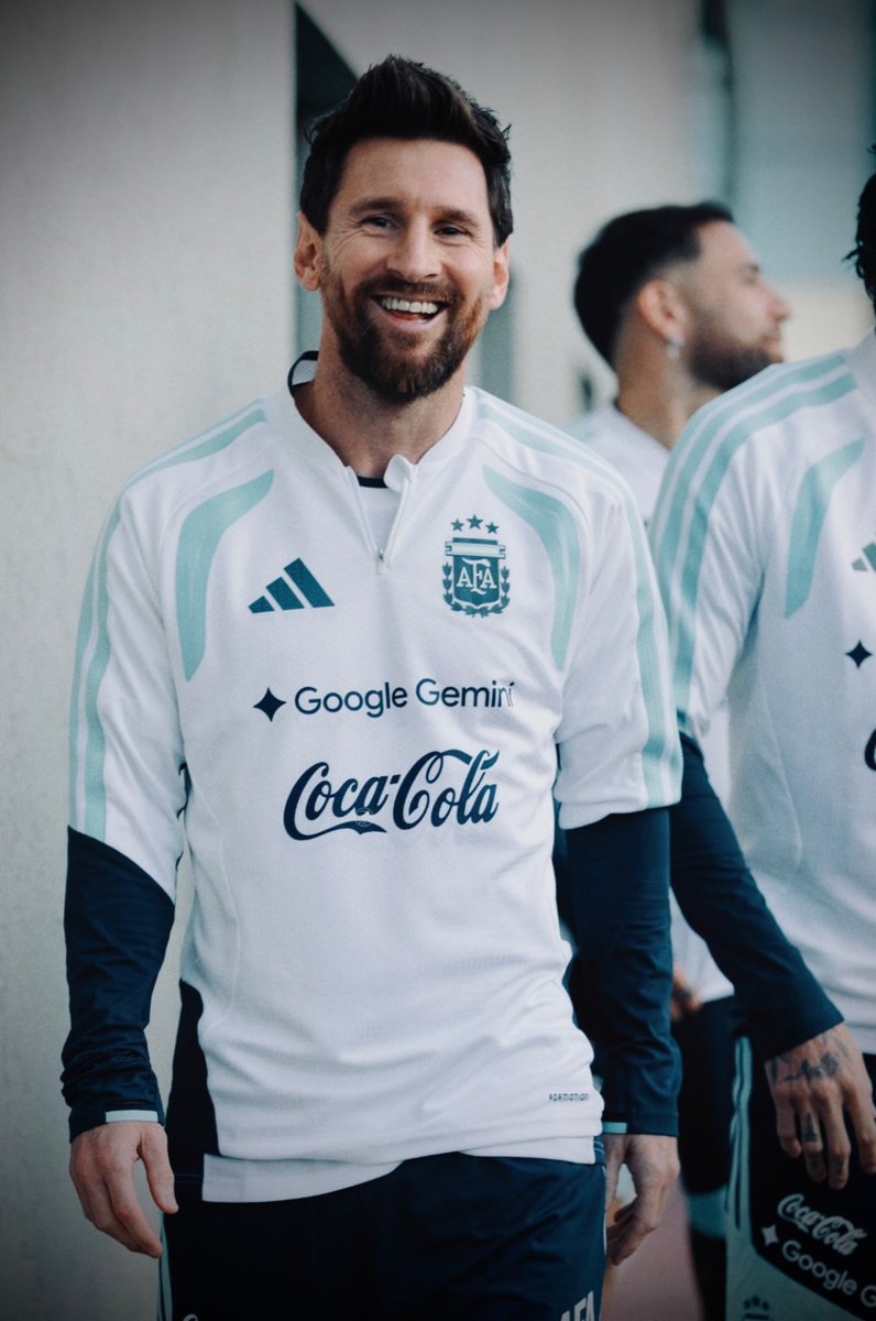 M10GOAT's tweet photo. 🩵 https://t.co/p1oT9Lk6OV