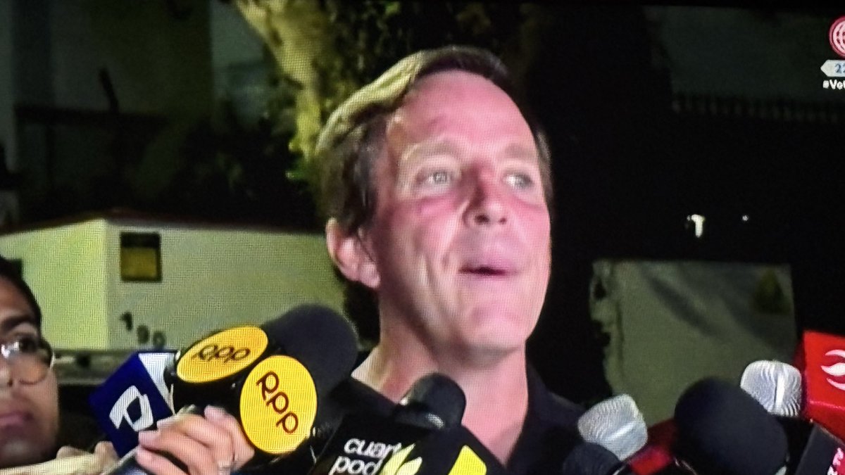 fabril72's tweet photo. Francis Allison señala que de confirmarse el triunfo el JNE debería entregar las credenciales a RLA, por el bien de la democracia y el respeto a los votantes. Si no podían candidatear debieron haberlo advertido antes de la elección, ahora es tarde. Ofreció su apoyo a RLA. https://t.co/cNblQAbjYN