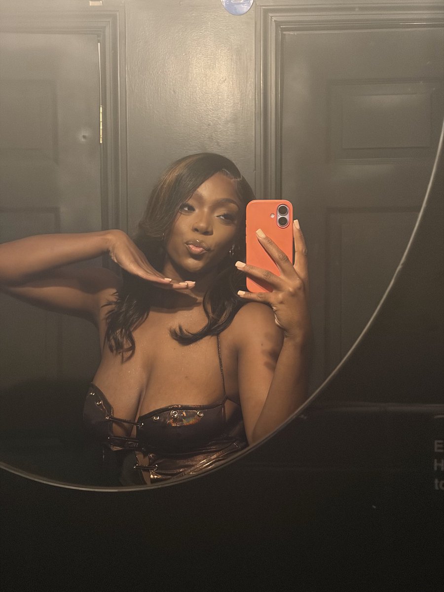 adoreamorakiki's tweet photo. 23 ๐๐ค and Brown Sugar #OctoberFinest #OctoberIsAllAboutMe #October1st https://t.co/d9tNxDa3Ny