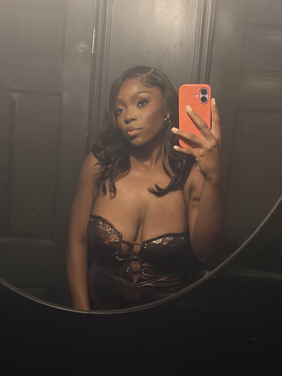 adoreamorakiki's tweet photo. 23 ๐๐ค and Brown Sugar #OctoberFinest #OctoberIsAllAboutMe #October1st https://t.co/d9tNxDa3Ny