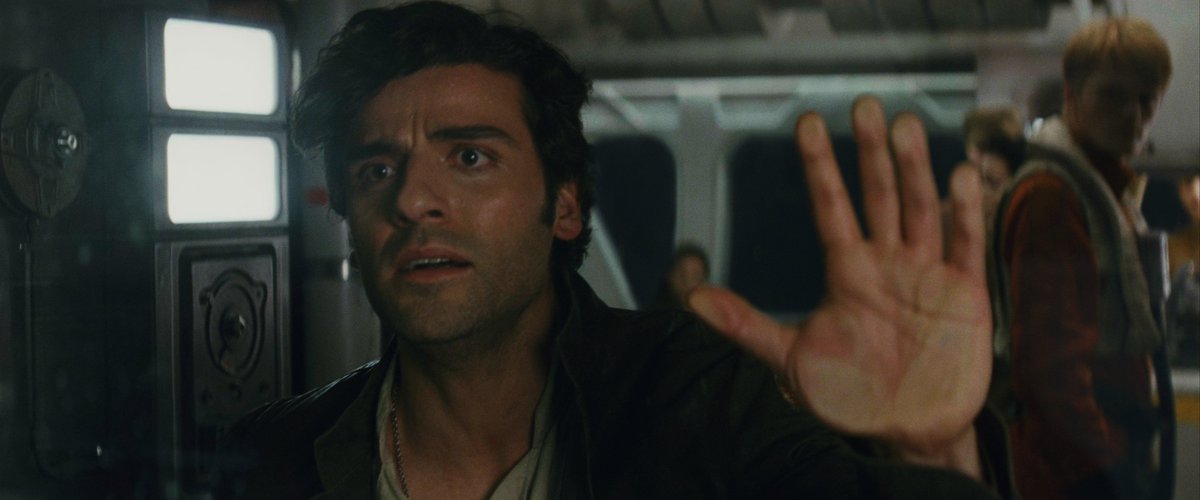 SWshotbyshot's tweet photo. Star Wars: The Last Jedi - shot 1812 https://t.co/Se0QeX0Sm6