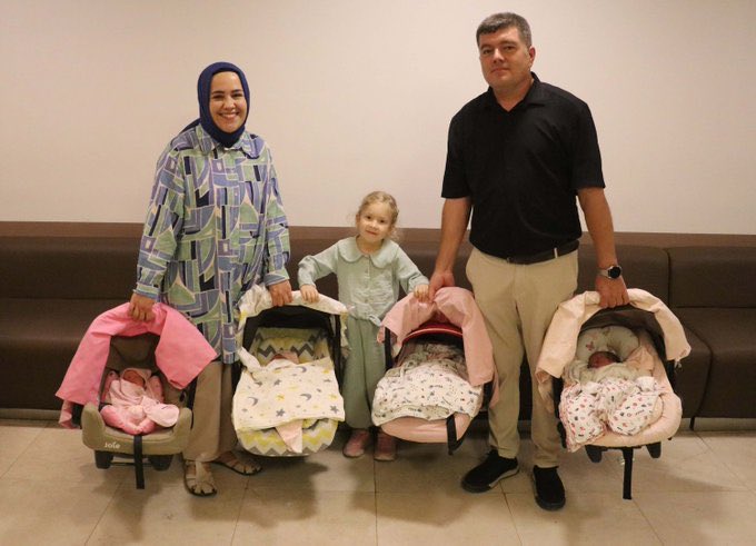 egedecevirme's tweet photo. Antalya’da ikinci kez anne baba olmaya hazırlanan çift, dördüz kız bebek sahibi oldu.

"Dördüz bebek beklemiyorduk, büyük sürpriz oldu." https://t.co/WVEXeRvz7i