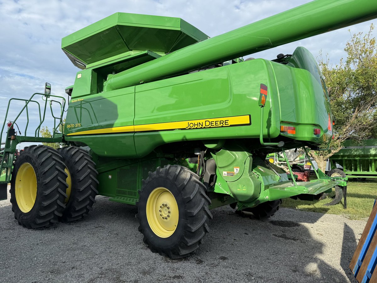 Alex_Kerr1's tweet photo. 9670 4wheel drive $49900.00 @MachineryPete https://t.co/oeR4zYN8z8