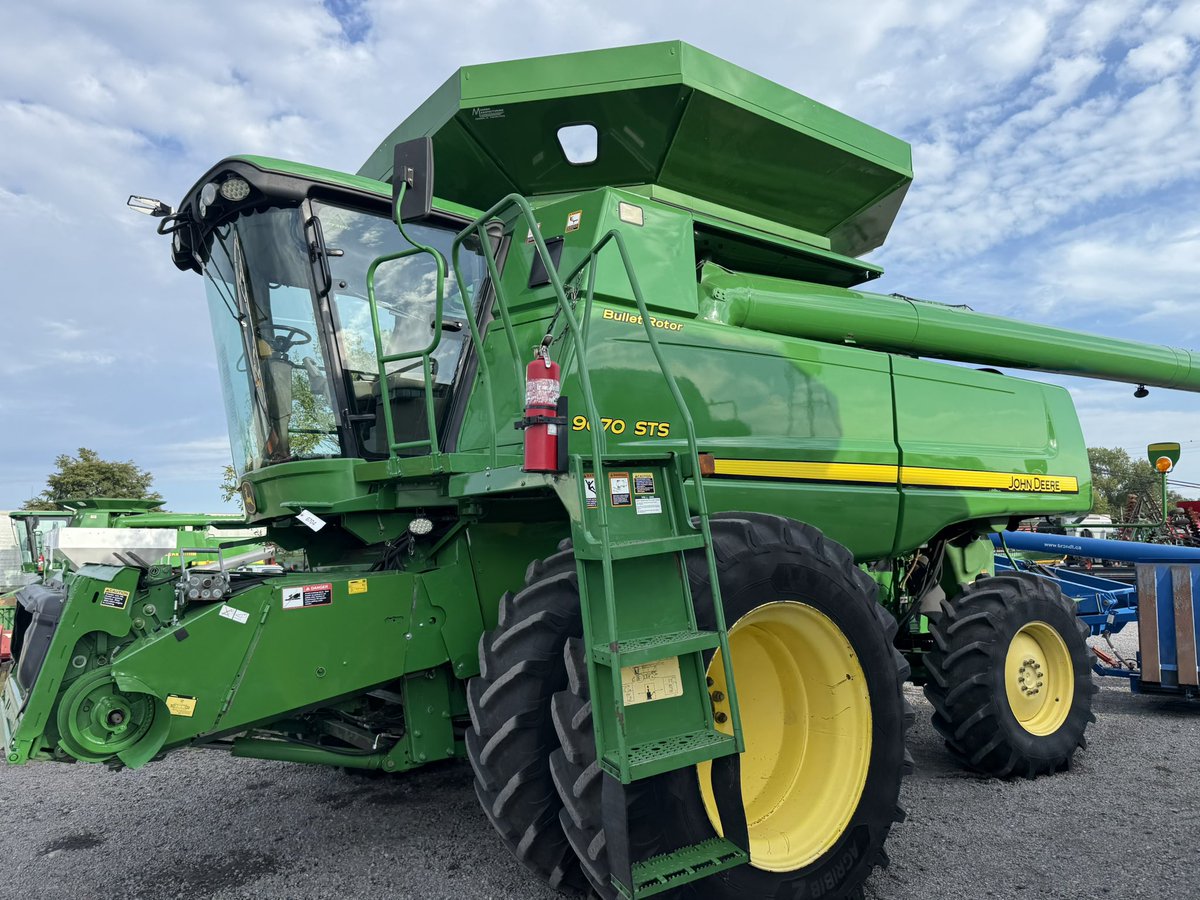 Alex_Kerr1's tweet photo. 9670 4wheel drive $49900.00 @MachineryPete https://t.co/oeR4zYN8z8
