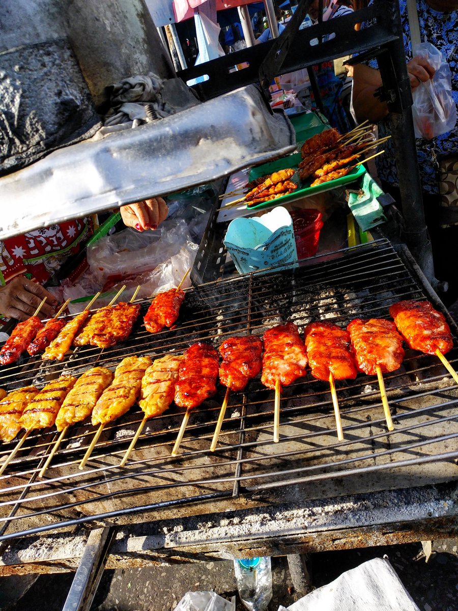 savemoney4374's tweet photo. なんだかんだ言ってタイで一番おいしい食べ物はムーピンなんだよ！
（個人調べ） https://t.co/UxC70ZHSJ8