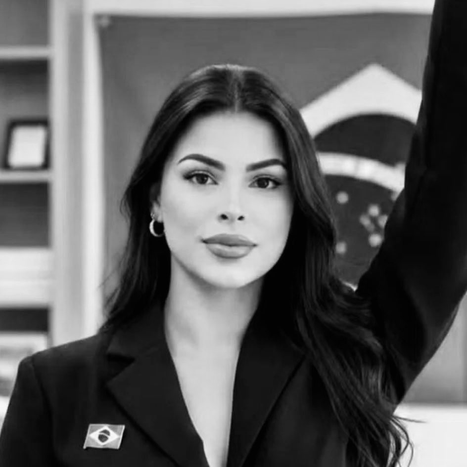 Repostaram's tweet photo. 🚨DERROTA! Sophia Barclay, candidata do PL que falou que venceria a Érika Hilton, NÃO FOI ELEITA e recebeu apenas 22 mil votos. Enquanto, Erika foi reeleita com mais de 1,5M de votos. https://t.co/Njc8MLxNXN