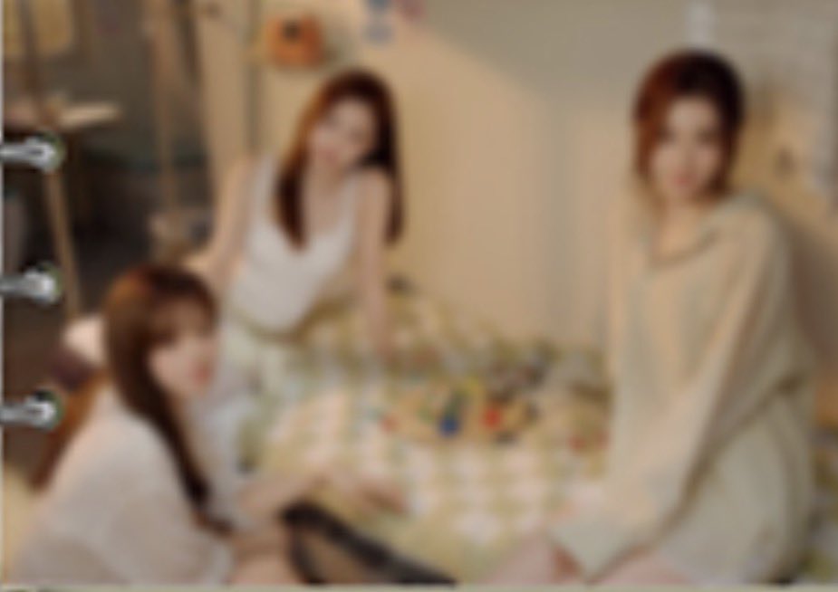bblueyeon's tweet photo. I NEED THESE IN 4K NOW MY NAJEONGSA https://t.co/XSCFmjettT