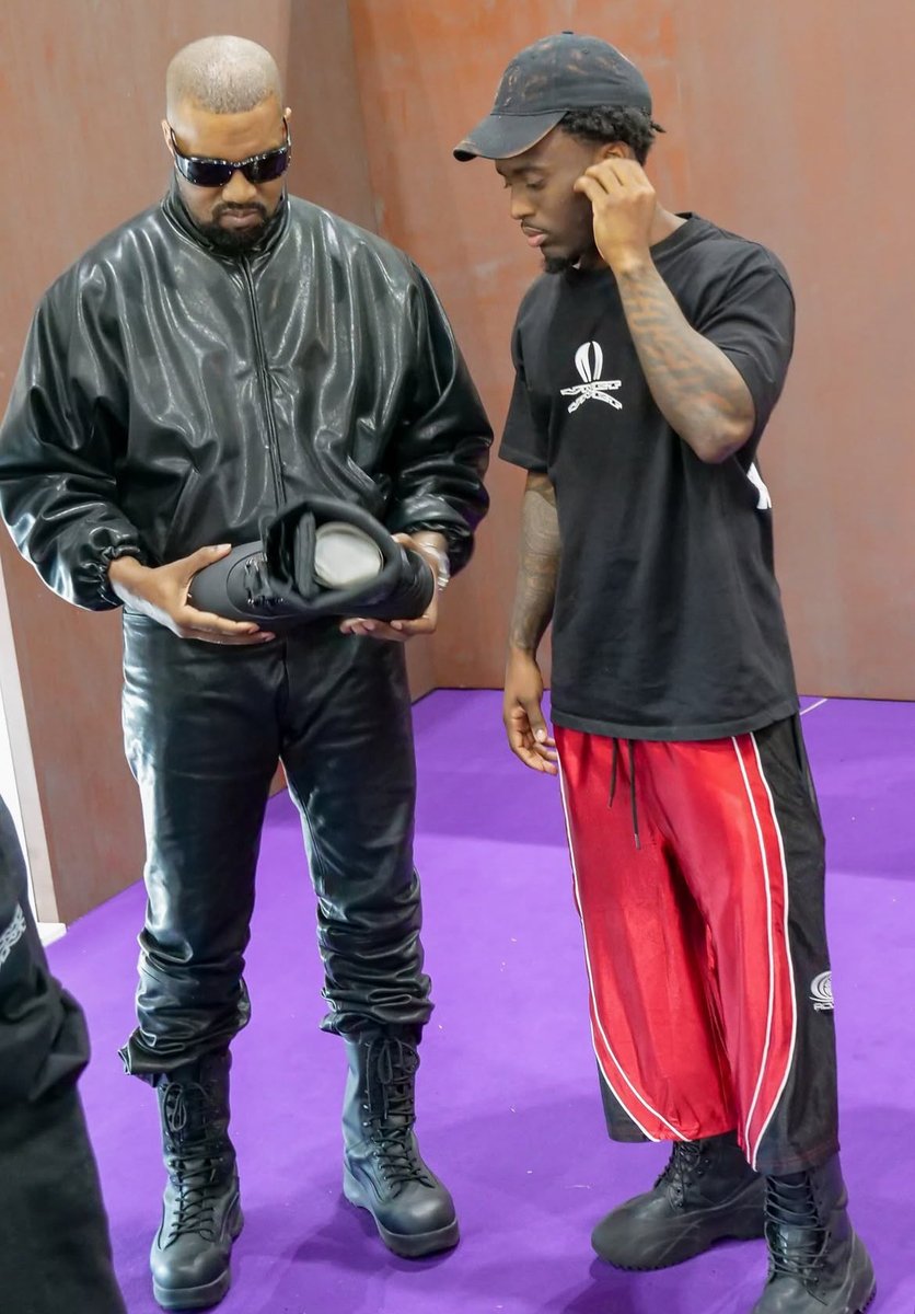 POPPINITP's tweet photo. @YZYFRANCE1 My nigga is disgusted https://t.co/INF9B7cvGt
